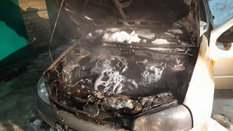 В Ельце злоумышленники подожгли автомобиль