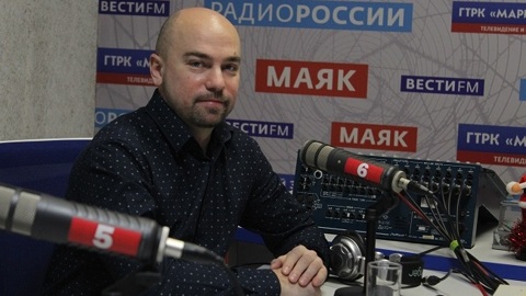 Врач-невролог рассказал об опасности новогодних гирлянд
