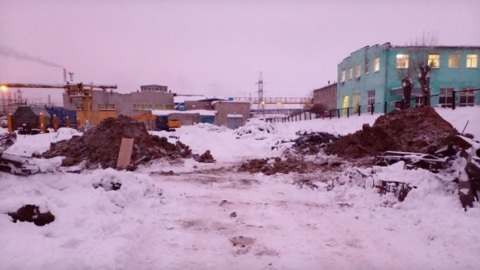 В Череповце рабочего завалило грунтом в котловане