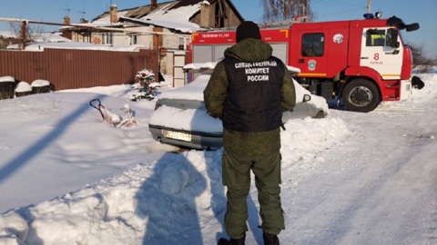 СК начал проверку по факту гибели троих человек при пожаре в Липецке