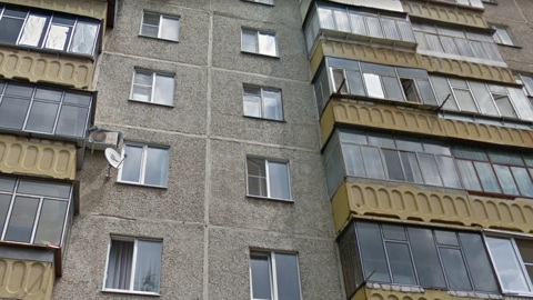 В Липецке пожилая женщина выпала из окна