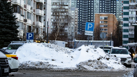 Сугробы в Москве установили новый рекорд