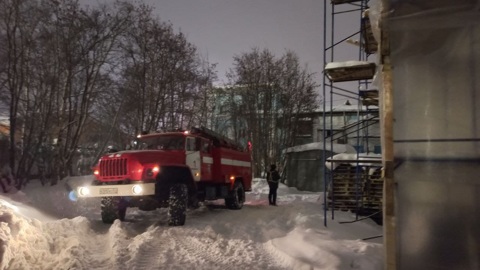В Мурманске загорелся ДК Моряков