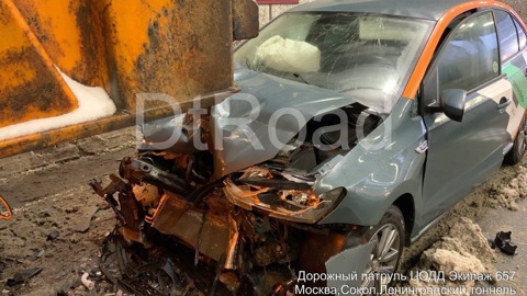 В тоннеле на Ленинградском проспекте в Москве погиб водитель каршеринга