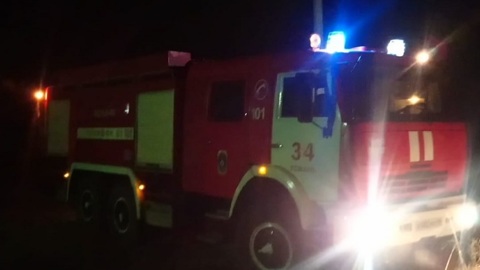 В Липецке загорелась иномарка в гаражном кооперативе