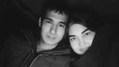 Молодой человек зарезал супругу после свадьбы и отправился в массажный салон