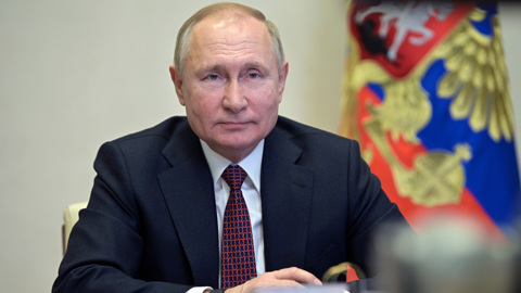 Путин: углеводороды будут востребованы долго, но надо развивать и зеленую энергию