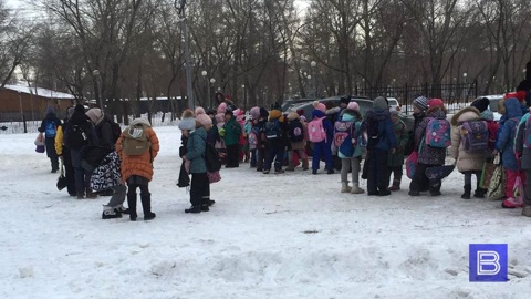 В Челябинске идет массовая эвакуация школ