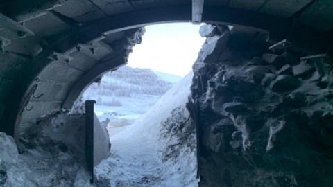 На заброшенной шахте в Магаданской области погибли два человека