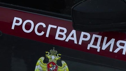 В Пензе задержали неадекватного мужчину с топором