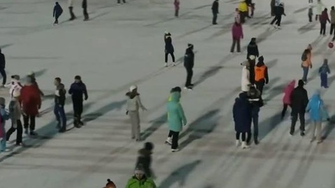 В Перми на неделю закрыли катки