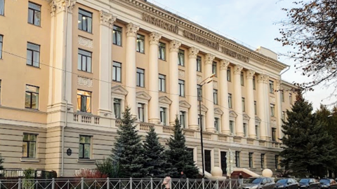 Оскорблявшего студентов преподавателя уволили из медвуза Казани