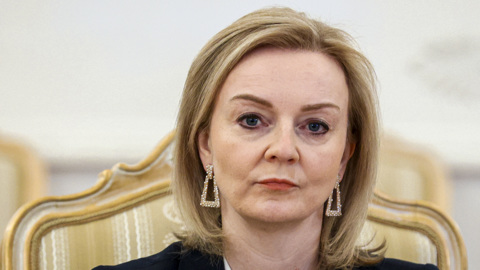 Пресс-секретарь Путина назвал статью о взломе телефона Трасс желтой