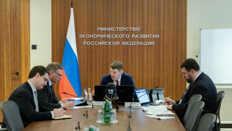 Омский губернатор провел встречу с министром экономического развития РФ