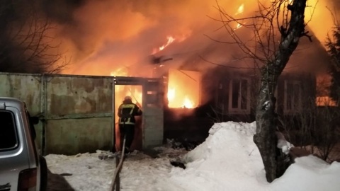 Пожилой мужчина едва не погиб на пожаре во Владимирской области