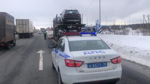 Под Петербургом полиция со стрельбой задержала пьяного водителя автовоза