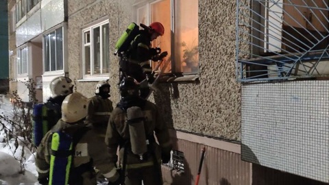 В Коврове пожарные спасли мужчину из горящей квартиры