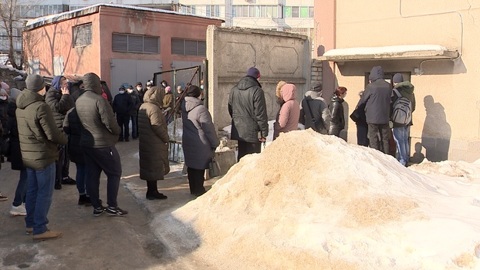 Ковидная очередь в воронежскую поликлинику превысила 450 человек