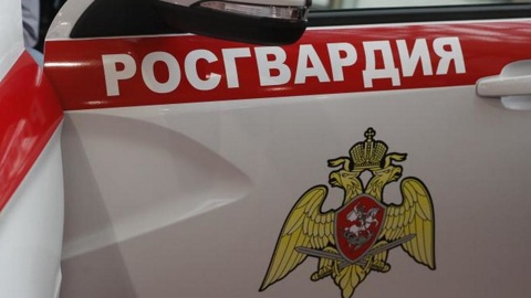 В Мурманске мужчина устроил дебош в автобусе