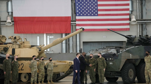 Польша считает, что без США Европа беззащитна