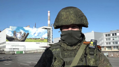 Эксклюзивный репортаж из Чернобыля: как российские и украинские военные охраняют АЭС