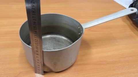 Избившую участкового рулоном обоев жительницу ХМАО осудили