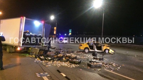 Таксист и его пассажир погибли в аварии на МКАД