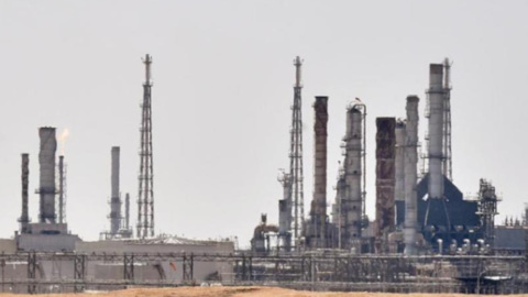 Дрон атаковал нефтяной завод в Саудовской Аравии