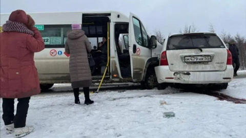 На Сахалине в ДТП с рейсовым автобусом погибла женщина