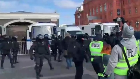 Около 300 человек задержали на несогласованной акции в центре Москвы
