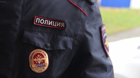 Мать спала: полицейские не дали 2-летнему мальчику выпасть из окна
