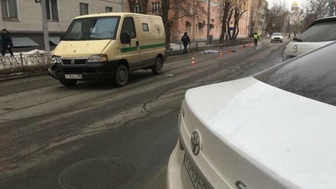 В Екатеринбурге инкассаторы насмерть сбили пенсионерку