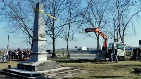 СКР выяснит обстоятельства сноса памятника красноармейцам в Польше
