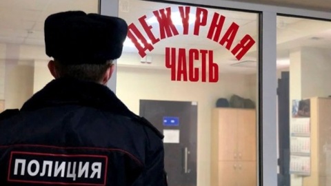 Сотрудник больницы сдал украшения пациентки в ломбард