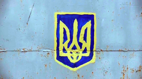Конец солидарности? Украинские флаги сняли с транспорта в Варшаве