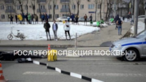Грузовик насмерть сбил курьера на северо-востоке Москвы