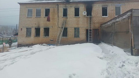 В Златоусте возник пожар в многоквартирном доме