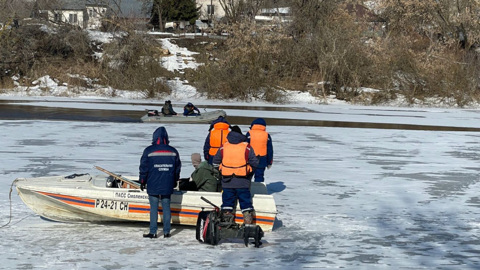 Водолазы почти месяц ищут в Днепре тела двоих детей