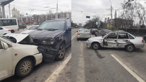 Трое воронежцев пострадали в массовом ДТП у ТЦ