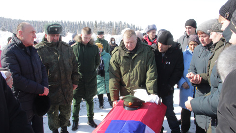 Алтай выплатит по 1 млн рублей семьям военных, погибших на Украине