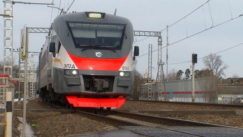 В Петербурге электричка насмерть сбила "любителя музыки"