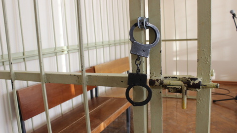 Мужчина выстрелил сожительнице в глаз из винтовки