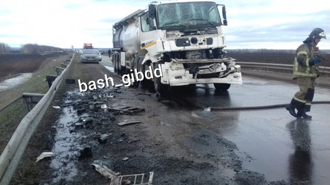 Водитель КамАЗа погиб в массовом ДТП на башкирской трассе