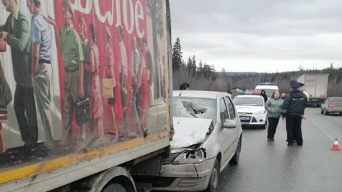 Оторвавшееся от большегруза крыло кабины убило водителя легковушки