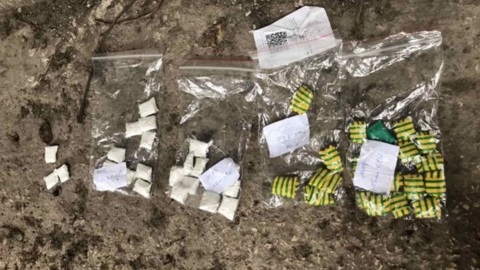В Крыму поймали мужчину, раскладывавшего "соль" по тайникам