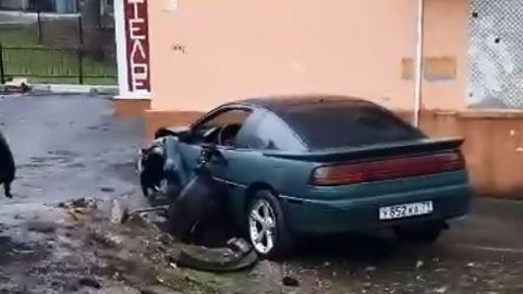 В Туле в жилой дом въехал автомобиль