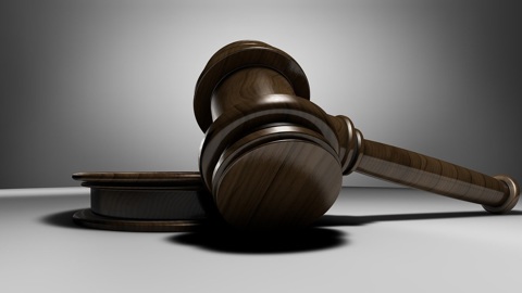 Суд оставил под арестом девушку, устроившую стрельбу в детсаду