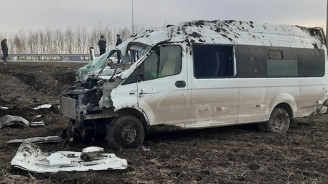 На трассе в Башкирии опрокинулся микроавтобус с пассажирами