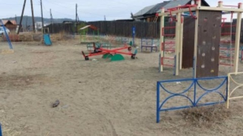 На детской площадке в Улан-Удэ обнаружили труп избитого пенсионера