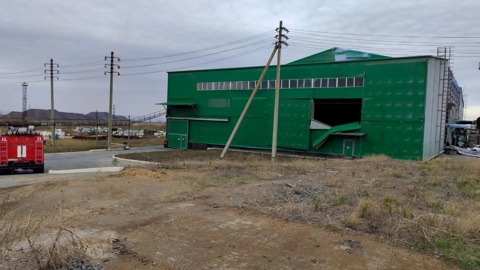 В Оренбуржье из-за хлопка на предприятии частично обрушилась стена